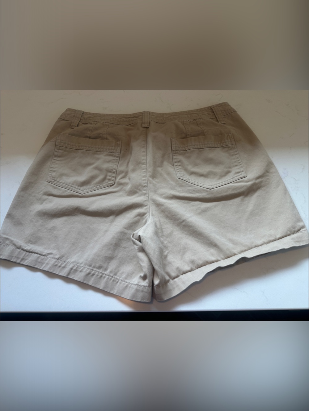 NATURAL REFLECTIONS - Set of Two Shorts in Sage Green and Khaki - Picture 5 of 6
